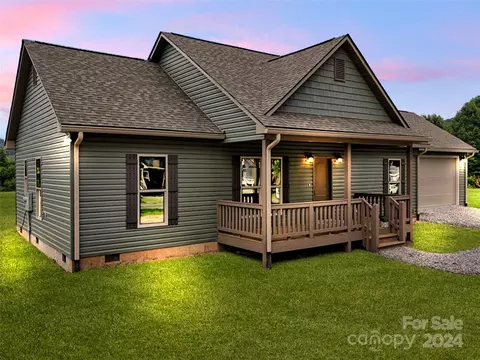 252 Garden Ln, Canton, NC 28716