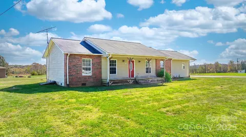927 Happy Plains Rd, Taylorsville, NC 28681