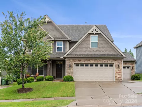 3025 Burgess Dr, Lancaster, SC 29720