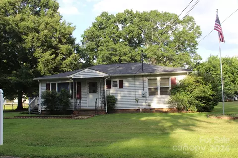 104 Hilltop St, Stanfield, NC 28163