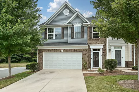 7202 Mariners Village Dr, Denver, NC 28037