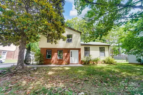 5708 Lawrence Orr Rd, Charlotte, NC 28212