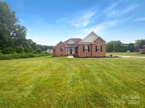 298 Seven Springs Loop, Statesville, NC 28625
