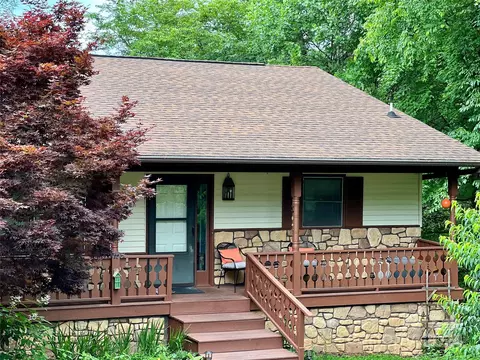 10 Rolling Ridge Way, Etowah, NC 28729