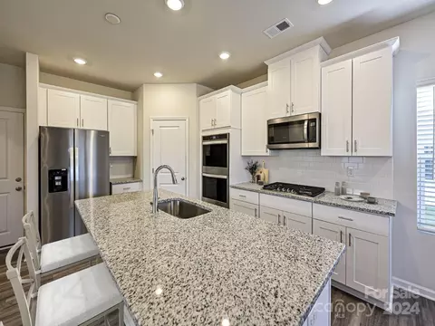 138 Orson Oaks Ln, Pineville, NC 28134