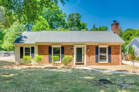 9230 Landsburg Ln, Charlotte, NC 28210