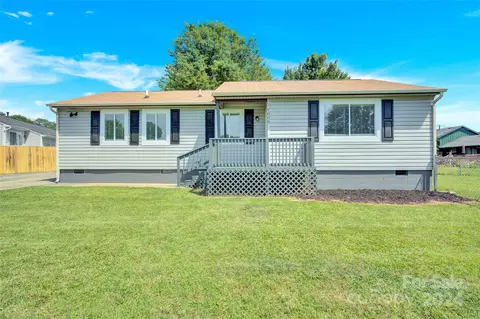 1008 Academy Cir, Dallas, NC 28034