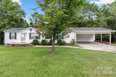 2839 Drew Dr, Lancaster, SC 29720 photo 2