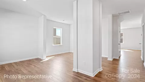 49 Dandelion Rd, Fletcher, NC 28732 photo 2