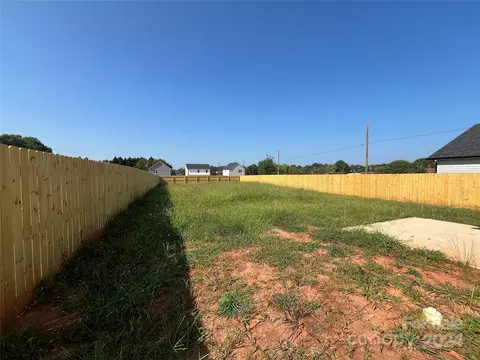Exterior - 792 2nd Se St SE, Conover, NC 28613 photo 3 of 4