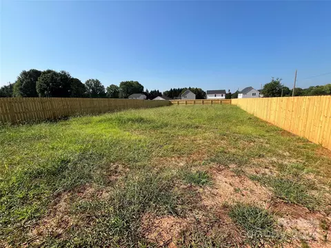 Exterior - 792 2nd Se St SE, Conover, NC 28613 photo 4 of 4
