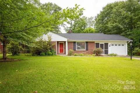 502 Gillsbrook Rd, Lancaster, SC 29720