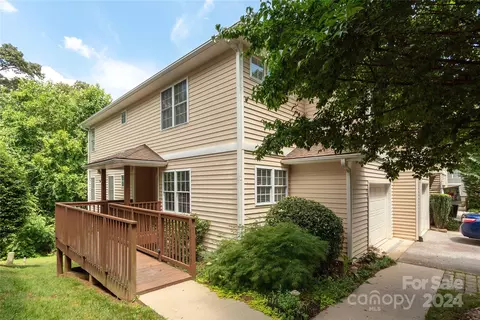 45 Farm Ln, Mills River, NC 28759