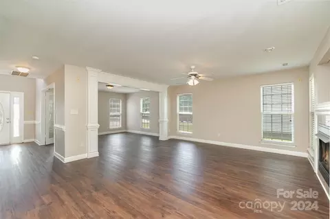 Living - 1425 Williamsburg Ln, Monroe, NC 28110 photo 2 of 5
