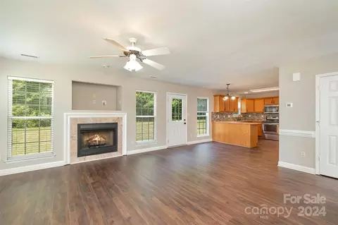 Living - 1425 Williamsburg Ln, Monroe, NC 28110 photo 3 of 5