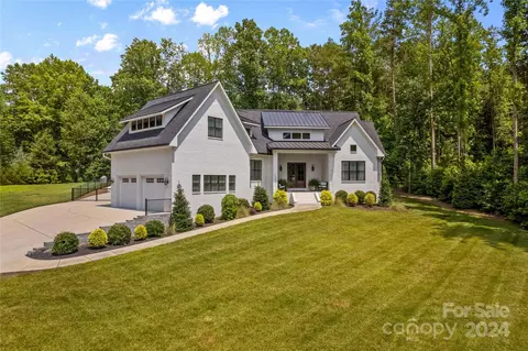 267 Tennessee Cir, Mooresville, NC 28117
