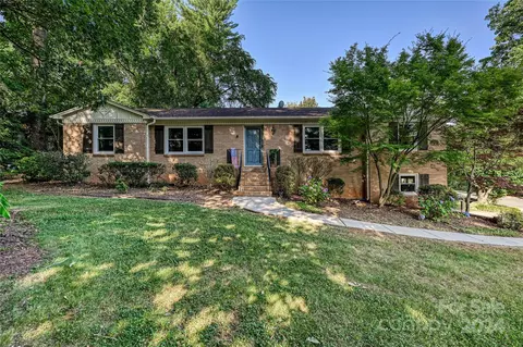 2977 Club Dr, Gastonia, NC 28054