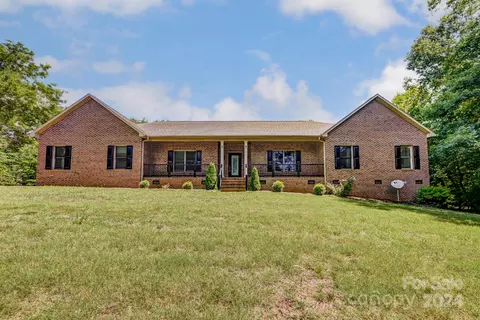 1450 Kale Rd, Catawba, NC 28609