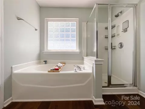 Bath - 15904 Circlegreen Dr, Charlotte, NC 28273 photo 4 of 6