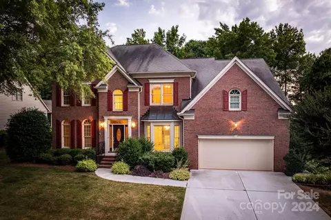 808 Staghorn Ln, Waxhaw, NC 28173
