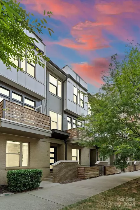 215 Doggett St, Charlotte, NC 28203