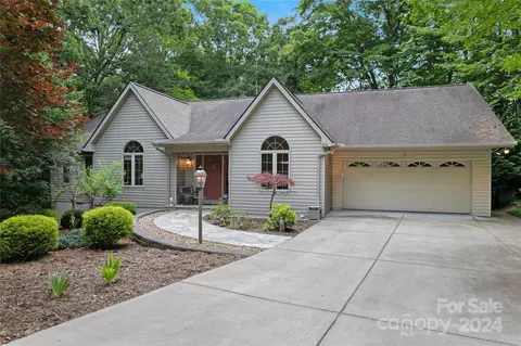 210 Ugedaliyvi Ct, Brevard, NC 28712