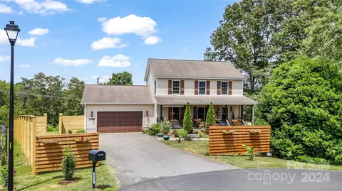 115 Knollway Ct, Asheville, NC 28806
