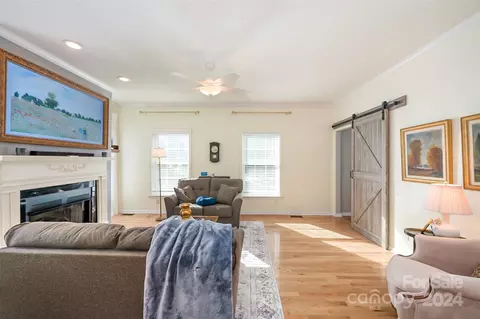 20233 Biscayne Dr, Cornelius, NC 28031 photo 9