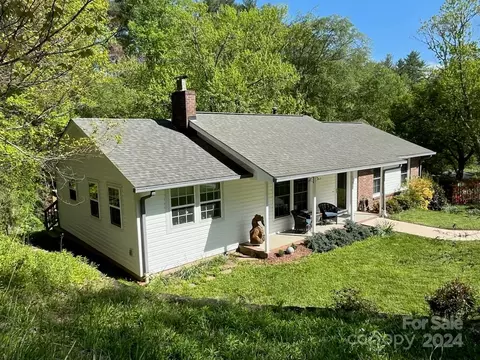 159 Castlerock Dr, Asheville, NC 28806
