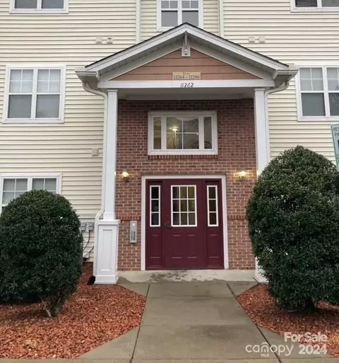 11282 Hyde Pointe Ct, Charlotte, NC 28262