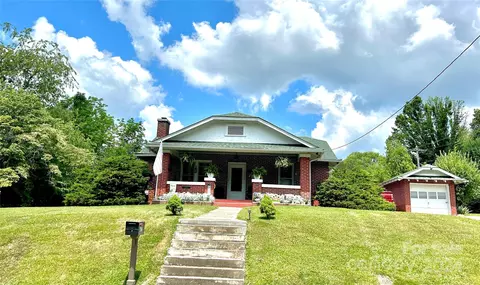 677 E 2 St E #2, Waynesville, NC 28786