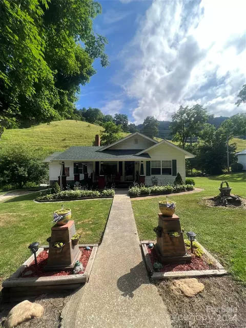359 Fork Mountain Rd, Bakersville, NC 28705