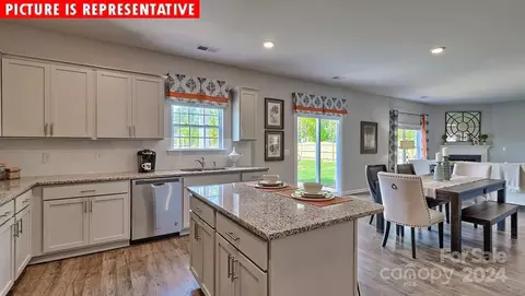 Kitchen - 10960 Claystone Dr, Davidson, NC 28036 photo 5 of 5