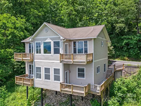 162 Alpine Dr, Little Switzerland, NC 28749