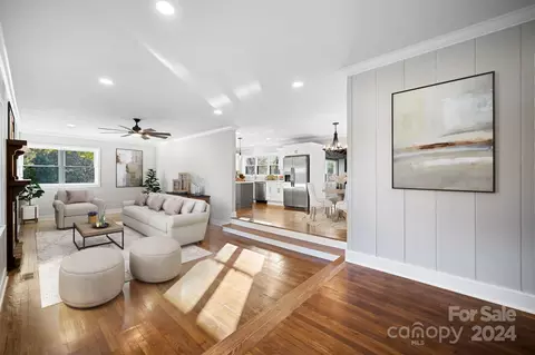 320 2nd St, Taylorsville, NC 28681