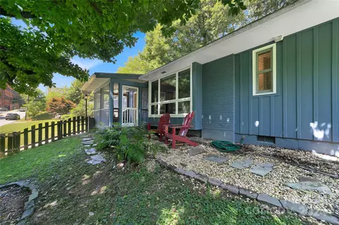 81 Johnson N St N, Brevard, NC 28712