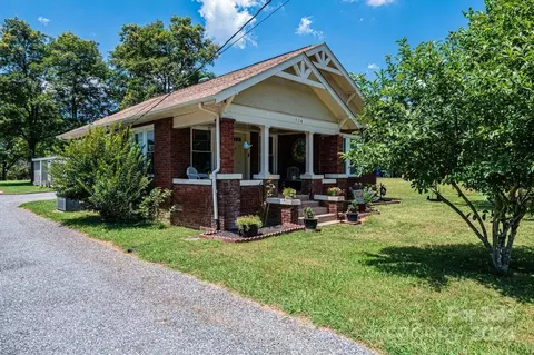 Exterior - 914 1st S Ave S, Conover, NC 28613 photo 1 of 10