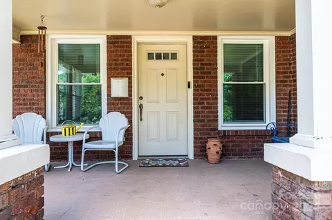 Exterior - 914 1st S Ave S, Conover, NC 28613 photo 5 of 10