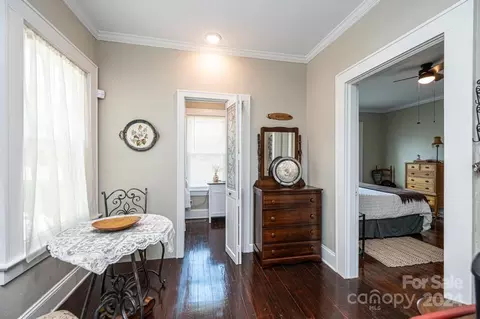 Entry Way - 914 1st S Ave S, Conover, NC 28613 photo 2 of 3