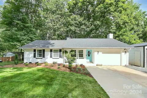 6000 Davidson Dr, Matthews, NC 28104