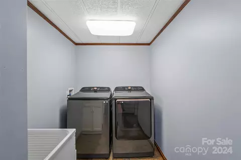 178 Calhoun Dr, Hickory, NC 28601 photo 32