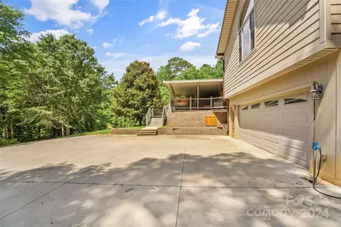 178 Calhoun Dr, Hickory, NC 28601 photo 3
