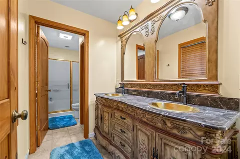 178 Calhoun Dr, Hickory, NC 28601 photo 24