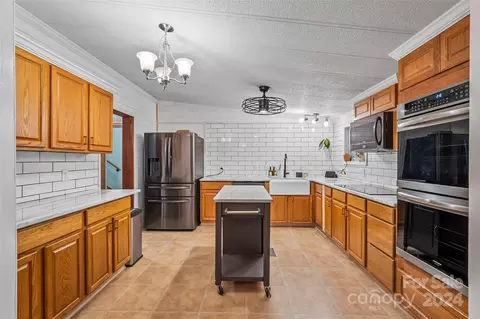 178 Calhoun Dr, Hickory, NC 28601 photo 9