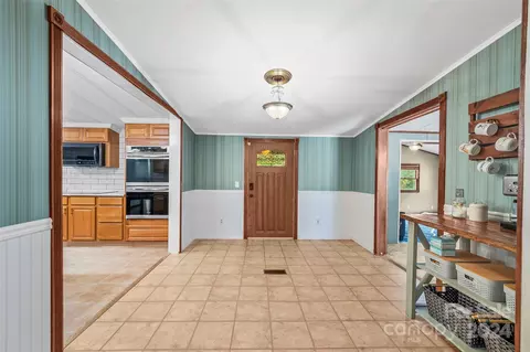 178 Calhoun Dr, Hickory, NC 28601 photo 8