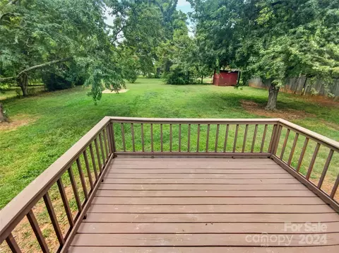 Exterior - 802 Edgehill Dr, Monroe, NC 28110 photo 2 of 4