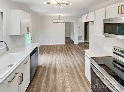 Kitchen - 802 Edgehill Dr, Monroe, NC 28110 photo 2 of 2