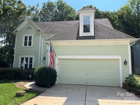 9111 Crofton Springs Dr, Charlotte, NC 28269