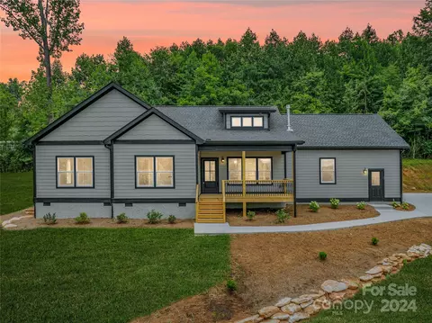 58 Kennedy Rise, Hendersonville, NC 28792