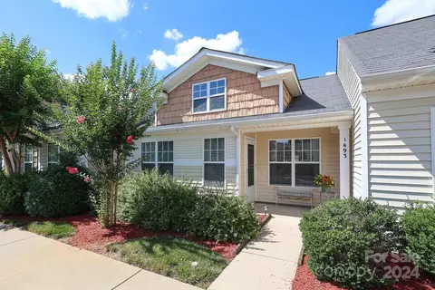 1493 Harpers Inlet Dr, Lake Wylie, SC 29710
